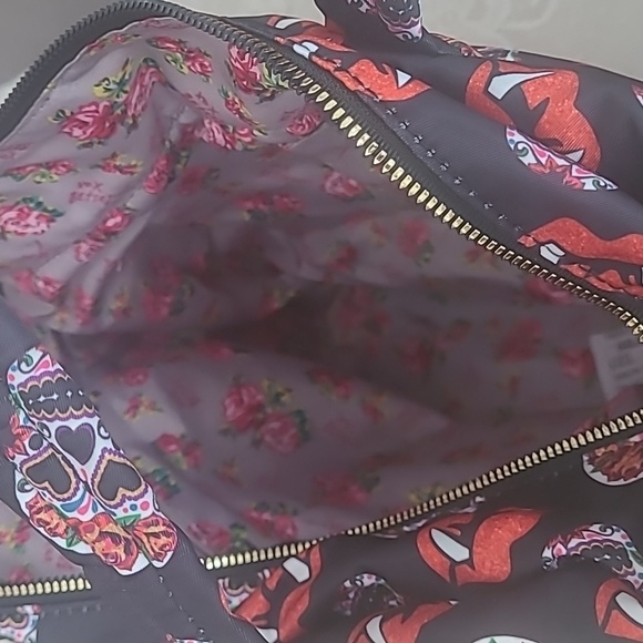 Betsey Johnson Halloween Tote NWT - Picture 4 of 4